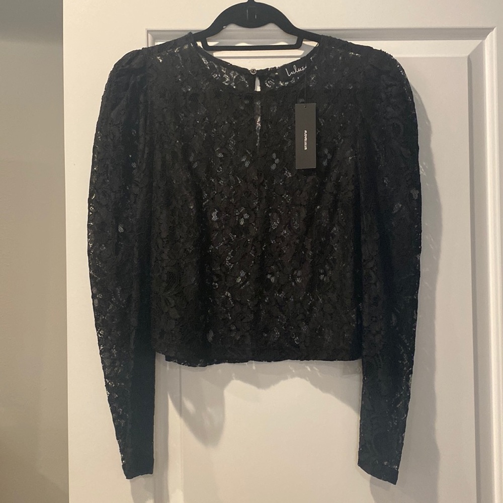 NWT Lulus lace blouse